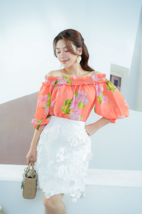 Sixdo White Floral Mini Lace Skirt